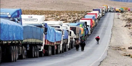 camiones bolivia peru2.jpg