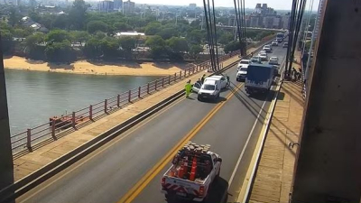 Un siniestro vial sobre el puente General Belgrano genera serias demoras en el tránsito