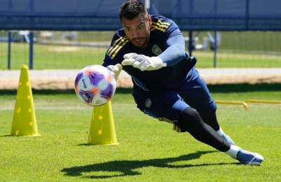 Alerta en Boca: "Chiquito" Romero no entrenó, pero descartan una lesión