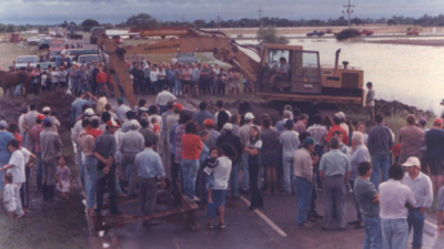 El agua no se mancha y tiene memoria