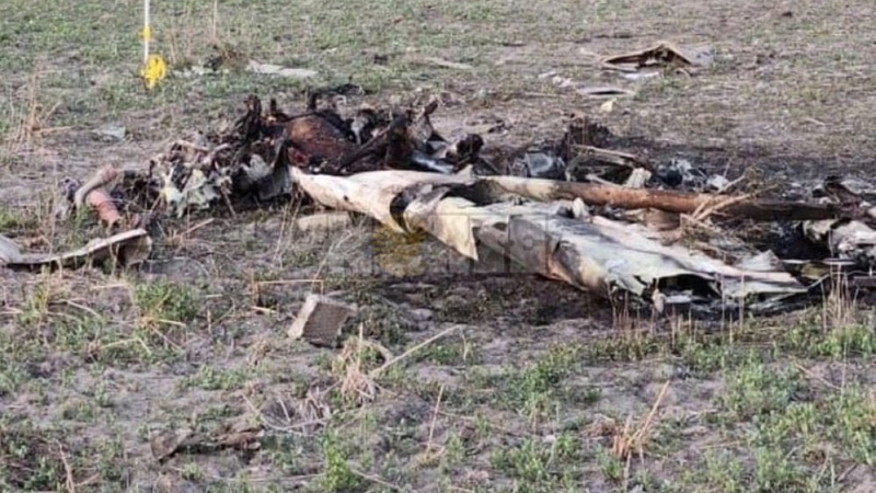 Fueron enterrados los cinco presuntos narcos que robaron el avión en Villa Ángela
