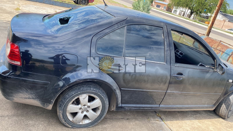Le rompió y pintó su auto por infiel:"Respetá, que venís a dormir y a comer en mi casa"