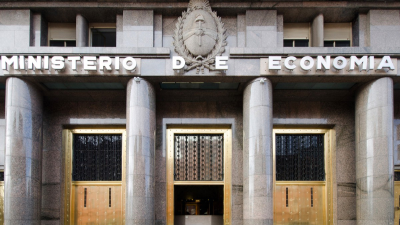 El Gobierno pagará esta semana USD 2.681 millones, mientras espera desembolso de USD 5.300 millones