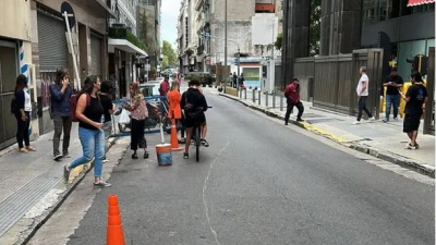 Susto en la Embajada de Israel por un auto abandonado sospechoso