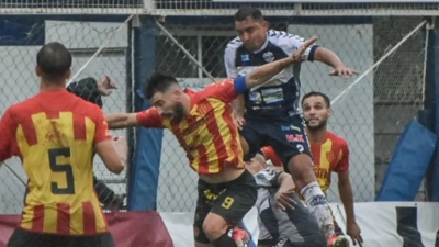 Sarmiento perdió el invicto en Formosa pero sigue puntero