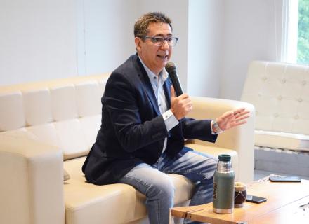 GUSTAVO RUEDA DE PRENSA.JPG