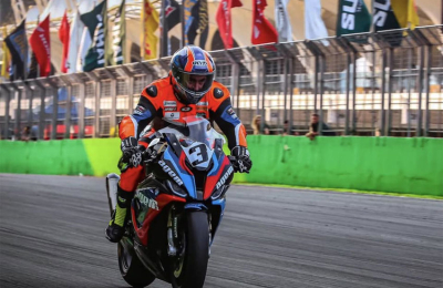 Los Gandola en el podio del SuperBike de Brasil