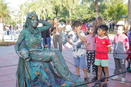 SÁBADO EN LA PLAZA 5.jpg