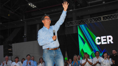 Martínez presentó a los precandidatos de la CER para el área metropolitana