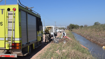 Macabro hallazgo en un canal de desagüe: encontraron un cuerpo sin vida
