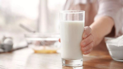 Donación de 4000 litros de leche para la Fundación Banco de Alimentos