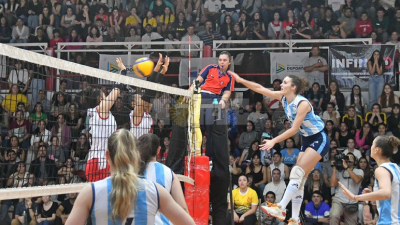 Vóleibol U19: las "Panteritas" dejaron su sello en Resistencia con un triunfo espectacular ante Perú