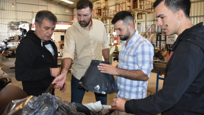 Pérez Cuevas visitó una papelera: "la industria genera crecimiento en la provincia"