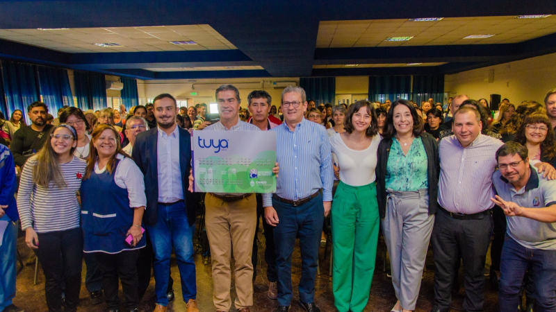 Capitanich entregó aportes económicos a 506 cooperadoras escolares chaqueñas
