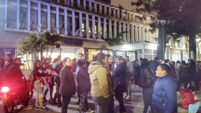 Manifestación en apoyo a Capitanich en Casa de Gobierno: "Que no asuma Zdero"