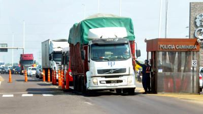 Por las grandes demoras en el puente buscan medidas que agilicen el tránsito