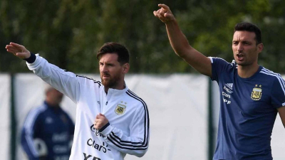 Con la presencia de Messi y la ausencia de Di María, se anunció a los convocados a la Selección