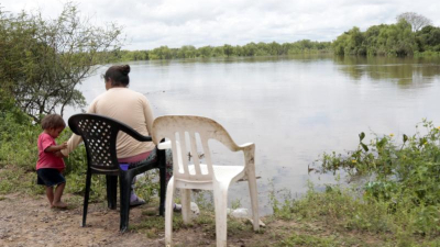 Ribereños comenzaron a abandonar sus hogares en Barranqueras y Vilelas