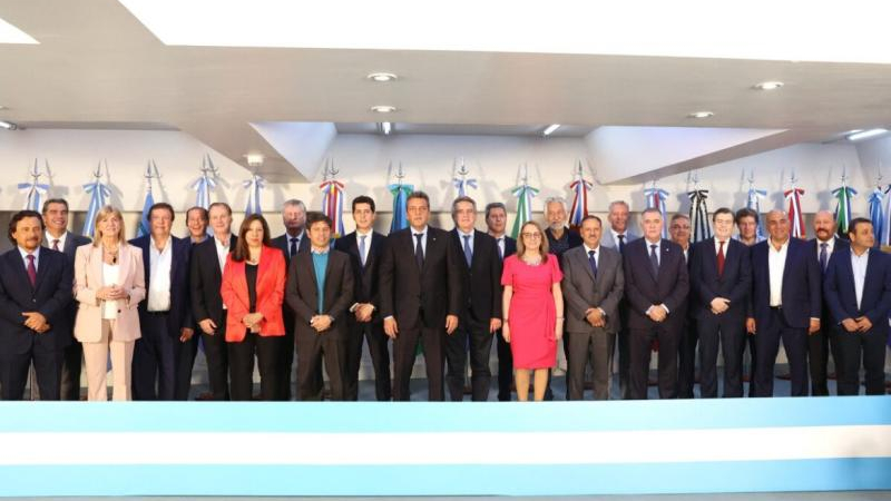 Gobernadores en alerta por el plan libertario para cortar la coparticipación