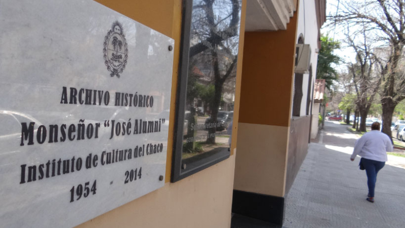 Los ganadores de un concurso sobre historias del Chaco reciben su premio