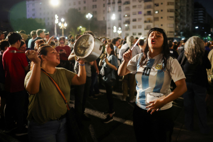 cacerolazo.JPG