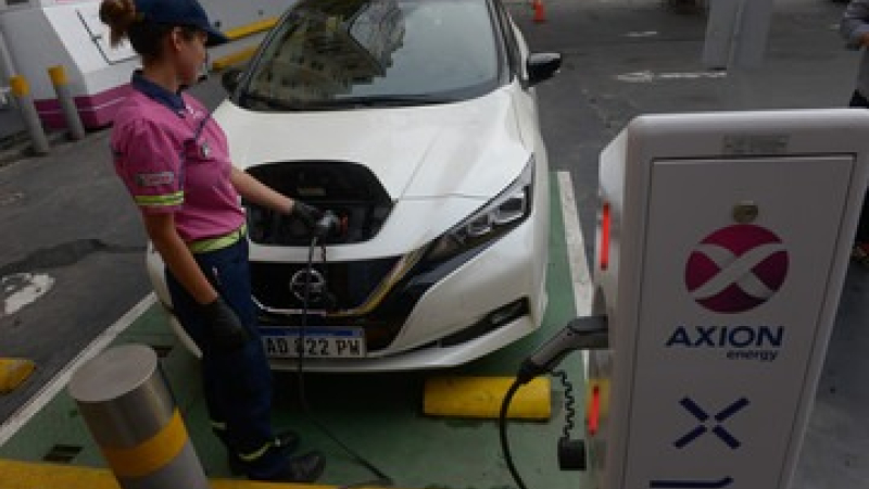Nuevas reglas y capacitación en el negocio de la electromovilidad