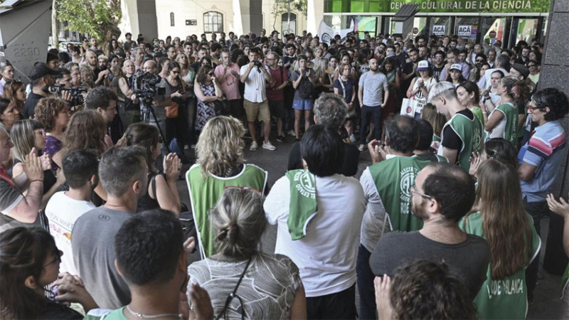 "Ruidazo" en el Conicet para denunciar despidos