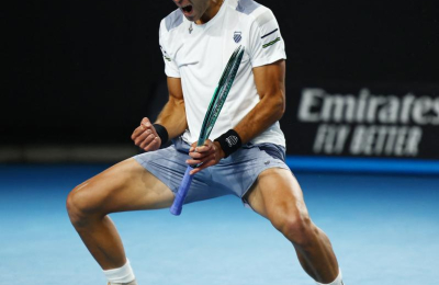Etcheverry bajó a Monfils y el número uno Djokovic es su próximo desafío