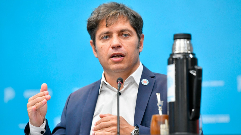 Kicillof decretó el cierre de las paritarias de docentes y estatales