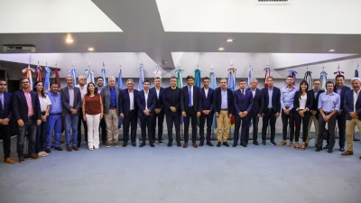 Los gobernadores dialoguistas reclamaron la coparticipación del impuesto PAIS, en el tramo final de las negociaciones