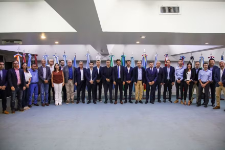 gobernadores-en-la-sede-del-P7R44EEDYFDNZIP54OJ76KIPOU.jpg