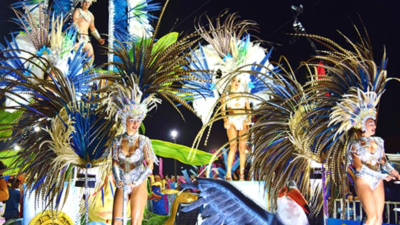 Brillo y color en la segunda noche de carnaval quitilipense