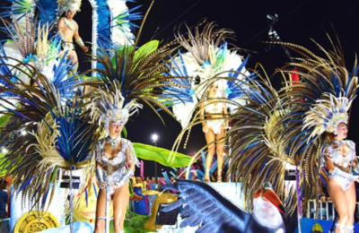 Brillo y color en la segunda noche de carnaval quitilipense