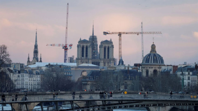 La aguja de la Catedral de Notre Dame vuelve a ser visible