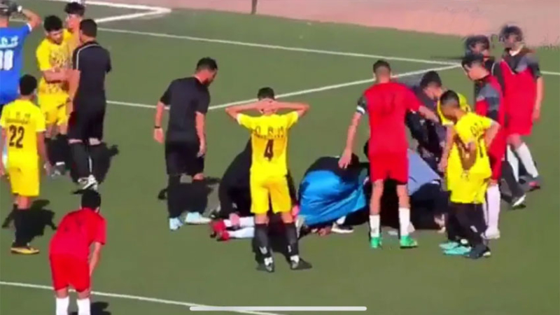 Murió un futbolista de 17 años tras recibir una patada en pleno partido