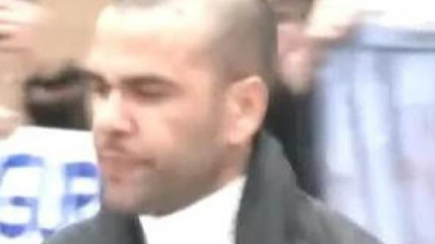 Dani Alves pagó la fianza y quedó en libertad