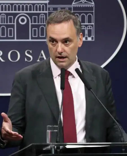 manuel-adorni.jpg