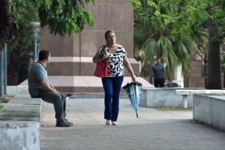 señora paraguas.jfif