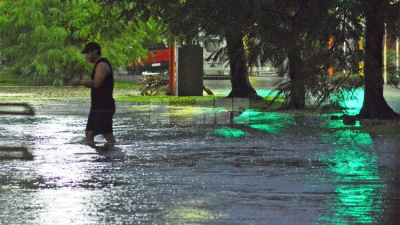 Llegó la lluvia a Resistencia y rige el alerta por tormentas