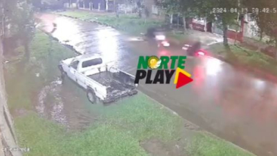 Entre cinco lo persiguieron para robarle la moto