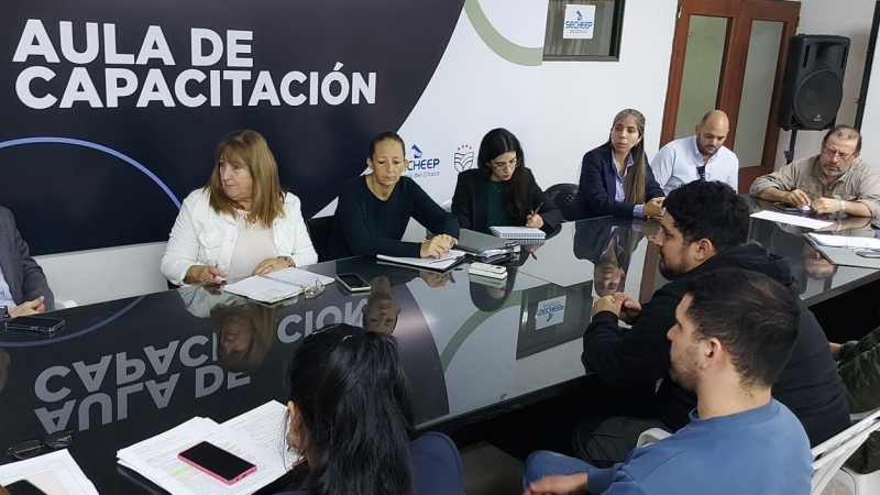 Reunión para tratar la erradicación de conexiones irregulares y el fraude eléctrico