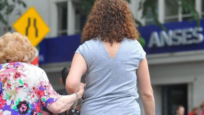 Con el nuevo dictamen, las mujeres se jubilarían recién desde los 65 años