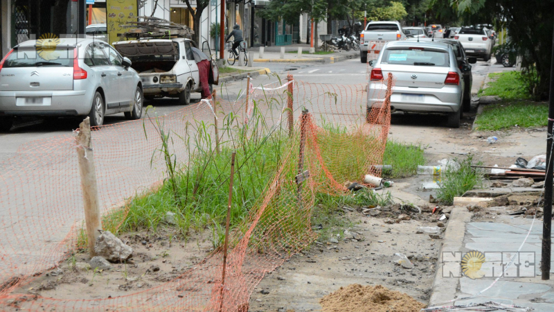 Comerciantes se quejan de obras viales en pleno microcentro que nunca concluyeron