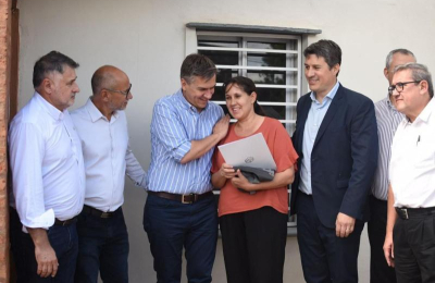 Zdero entregó viviendas a varias familias en Machagai
