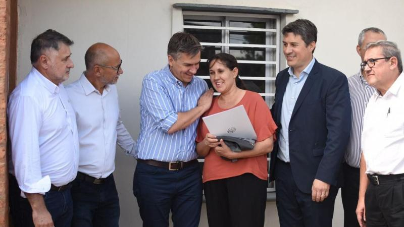 Zdero entregó viviendas a varias familias en Machagai