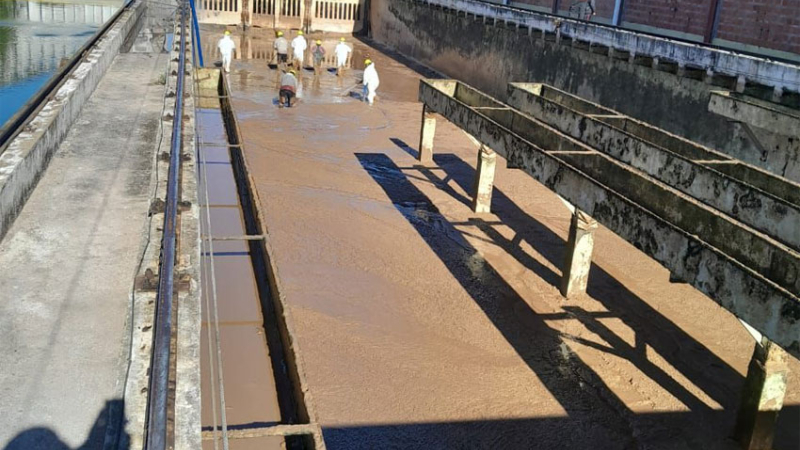 Reclamos vecinales por falta de presión de agua en Resistencia