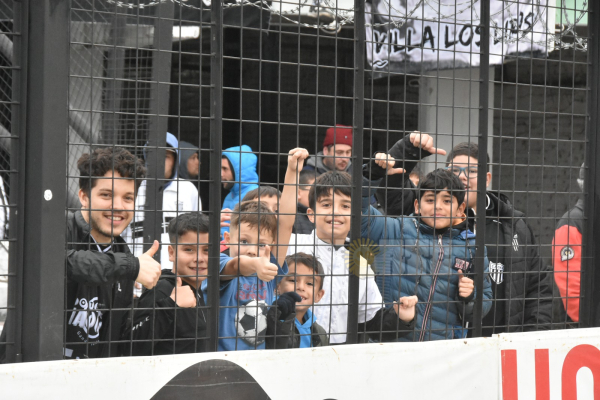 Tarde de fútbol y festejo del pueblo Albinegro en el 'Gigante de la Avenida'