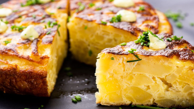 Cómo preparar tortilla de papas con 3 ingredientes económicos