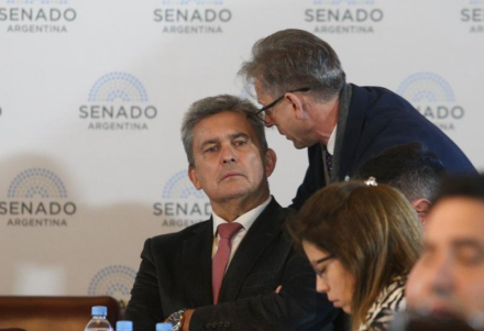 nor310524-003f01.jpg