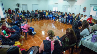 La perspectiva de género y la violencia machista en una charla debate realizado en Laguna Blanca